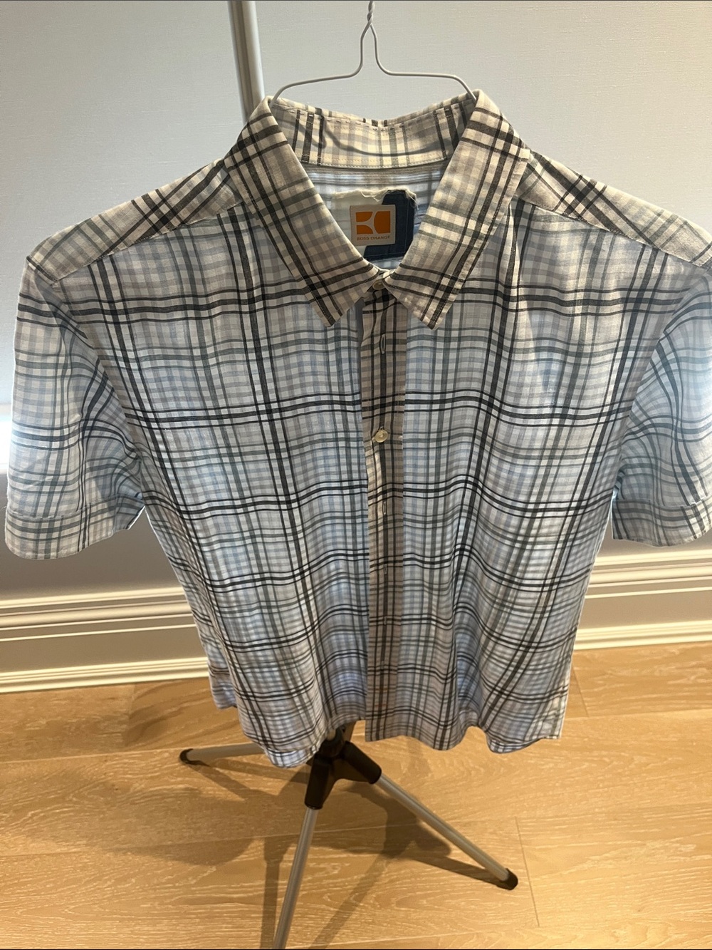 BOSS ORANGE Men's Short-Sleeve Plaid Button-Down in White and Gray